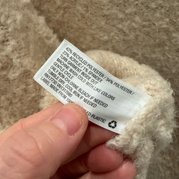 Universal Thread oversized sweater - Picture 5 of 5